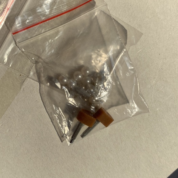 Badgley Mischka “Fiona” Pearl and Jeweled Sandals NIB - Picture 5 of 8